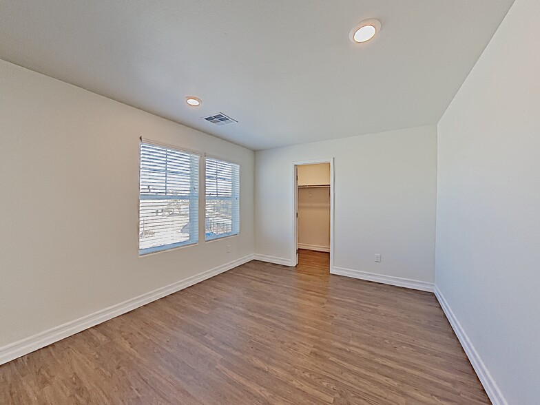 Building Photo - 9671 N Rancho Lozano