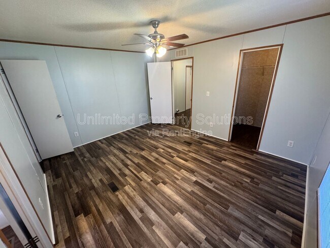 Building Photo - 9499 Wendi Dr NE
