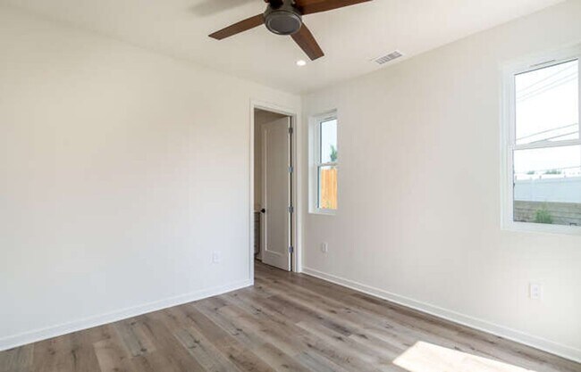 Building Photo - H012-KENWATER
