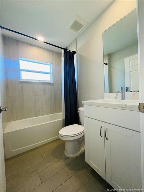 Building Photo - 928 SW John MacCormack Terrace