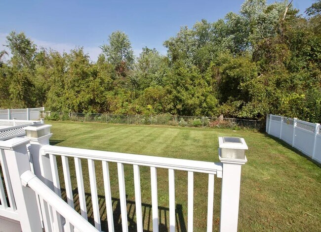 Building Photo - 32 Meadowbrook Ln