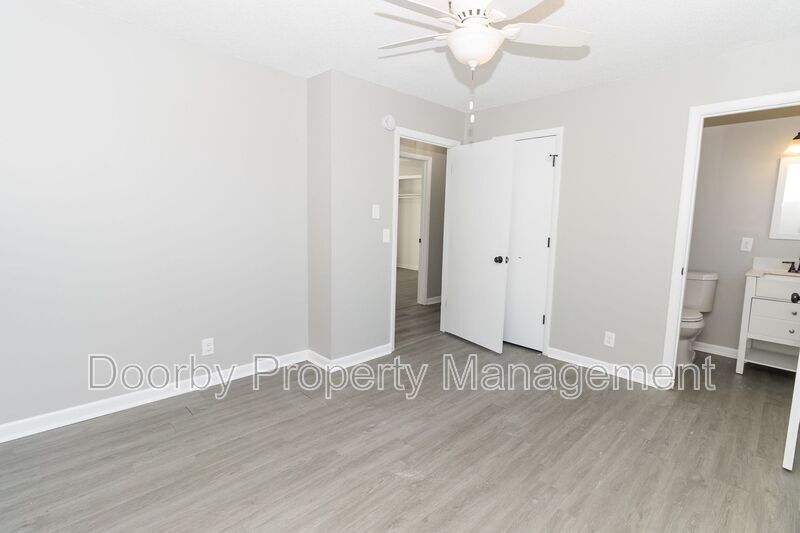 Building Photo - 2983 E Freedom Cir