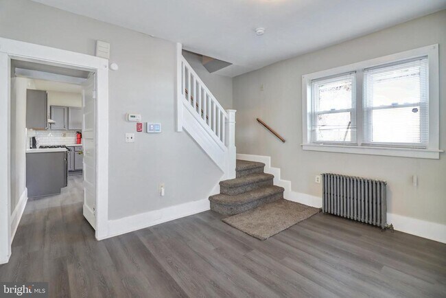 Building Photo - 24 Trent Ave