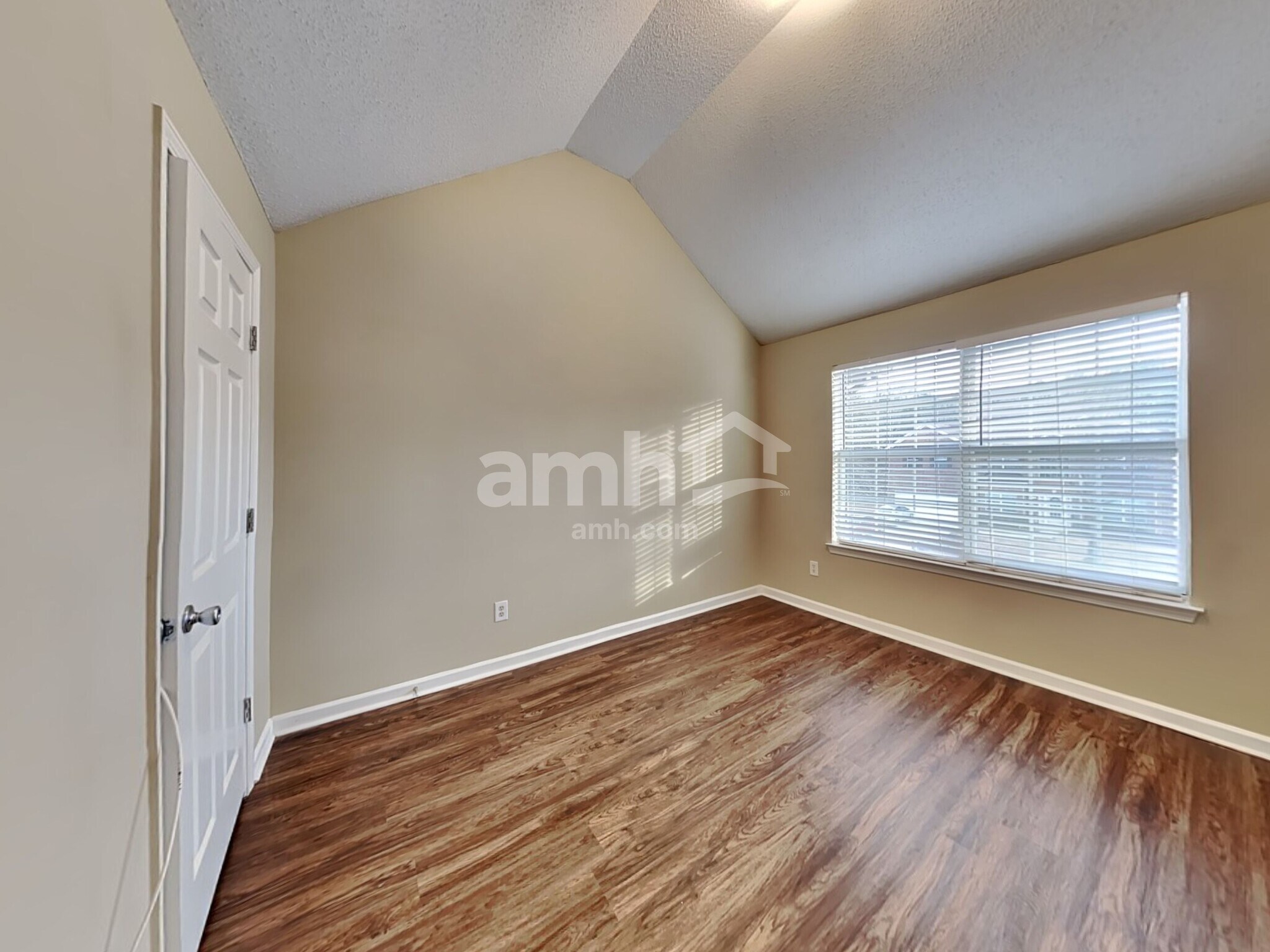 Building Photo - 4951 Wewatta St SW