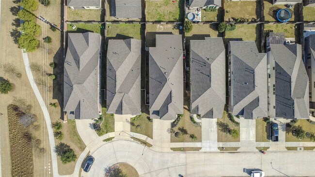 Building Photo - 7030 House Wren Ct