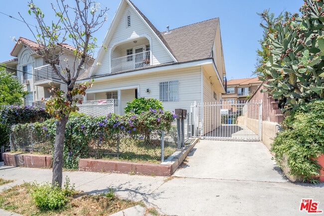 Building Photo - 2963 San Marino St