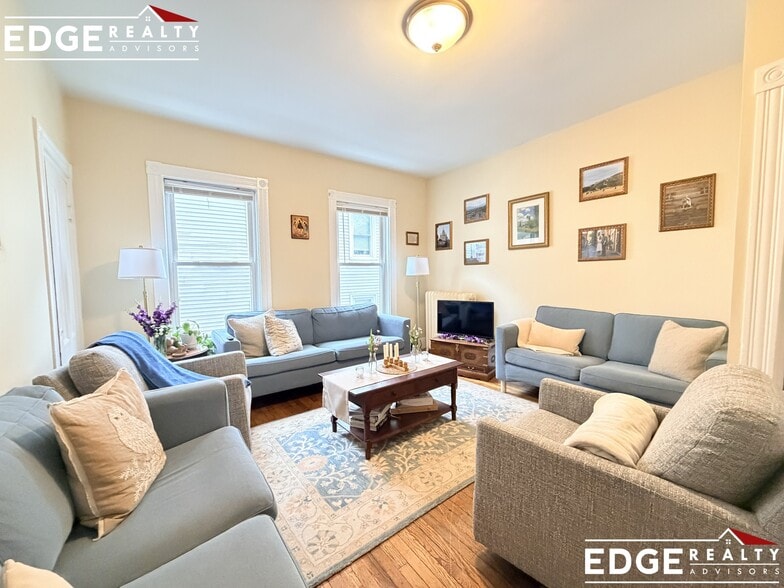 Building Photo - 45 Falkland St