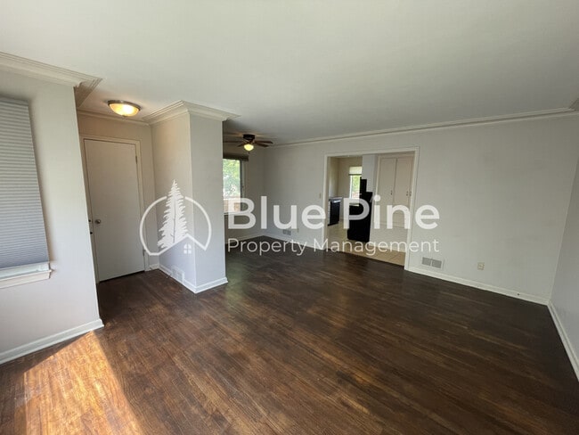 Building Photo - 662 K St