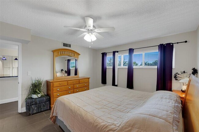 Building Photo - 8980 S Hollybrook Blvd