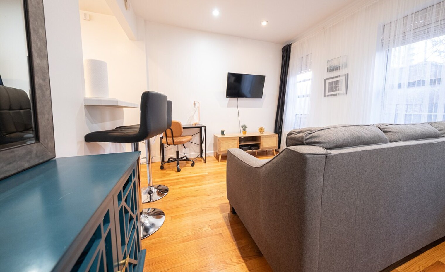 Building Photo - 317 E 75th St