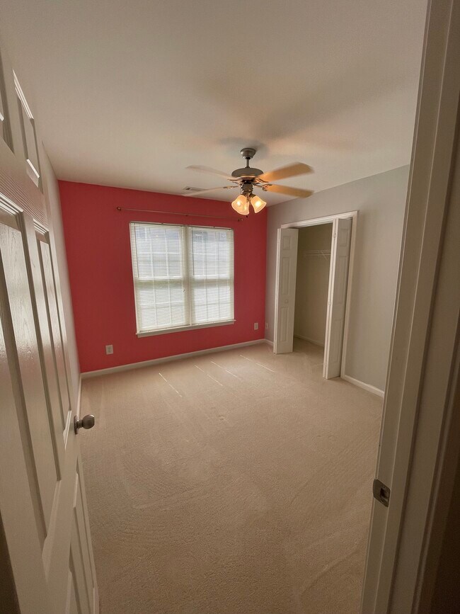 Building Photo - 144 Grand Oak Cir