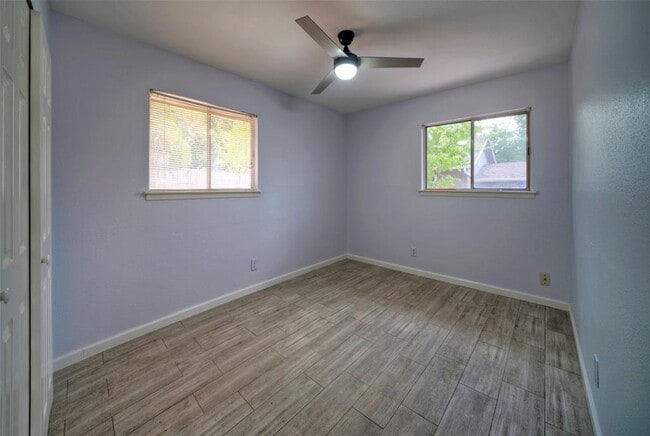 Building Photo - 5301 Gladstone Dr