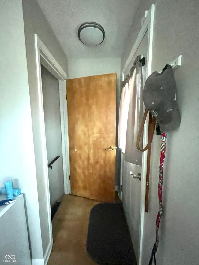 Building Photo - 924 Main St