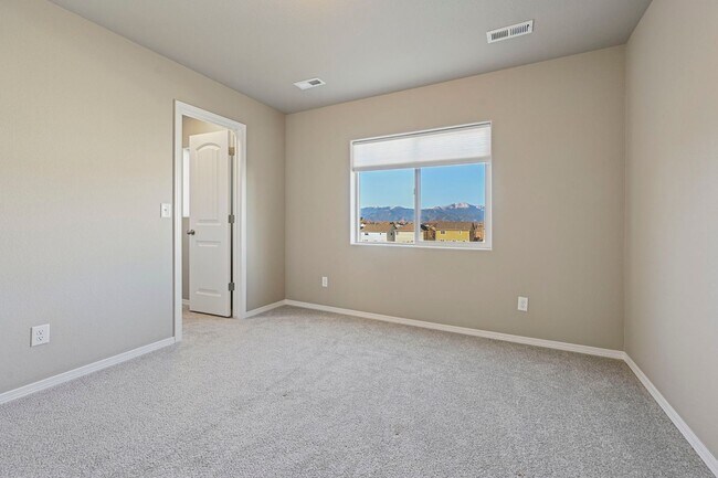 Building Photo - 3 Bed 2 bath house off of N Carefree!