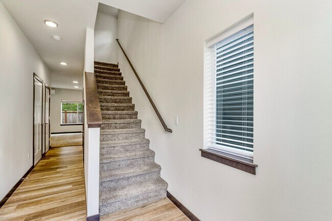Building Photo - New Braidwood Village Home for Rent!