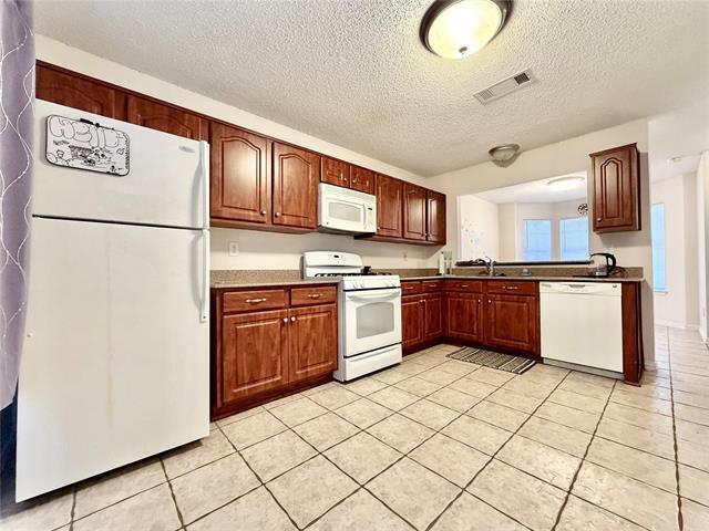 Building Photo - 1720 Circle Creek Dr