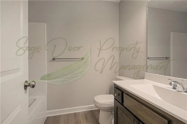 Building Photo - SPACIOUS AND MODERN DUPLEX!!!