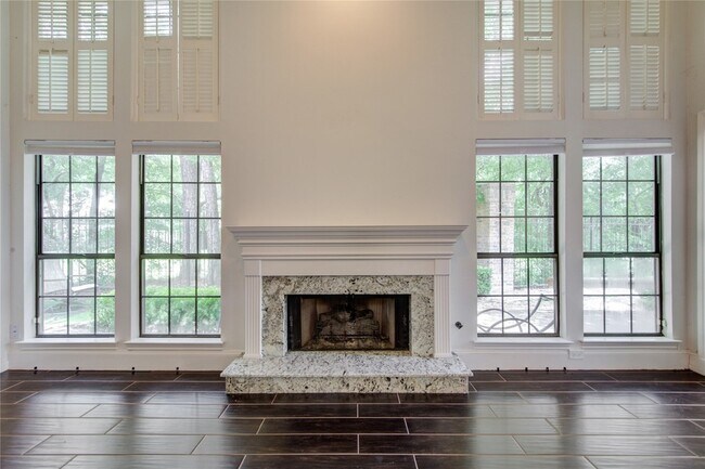 Building Photo - 25 Fairway Oaks Pl