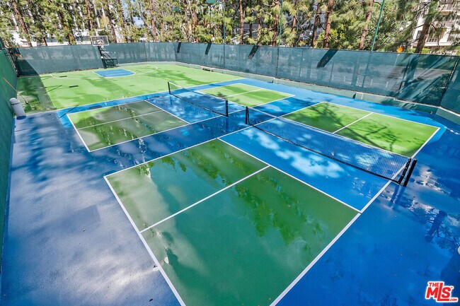 Building Photo - 2131 Century Park Ln