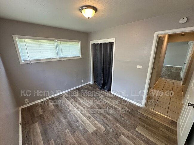 Building Photo - 10812 Newton Ave