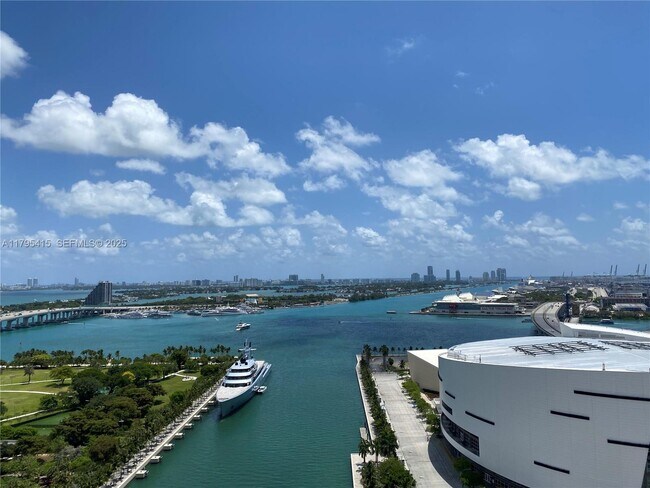 Building Photo - 888 Biscayne Blvd