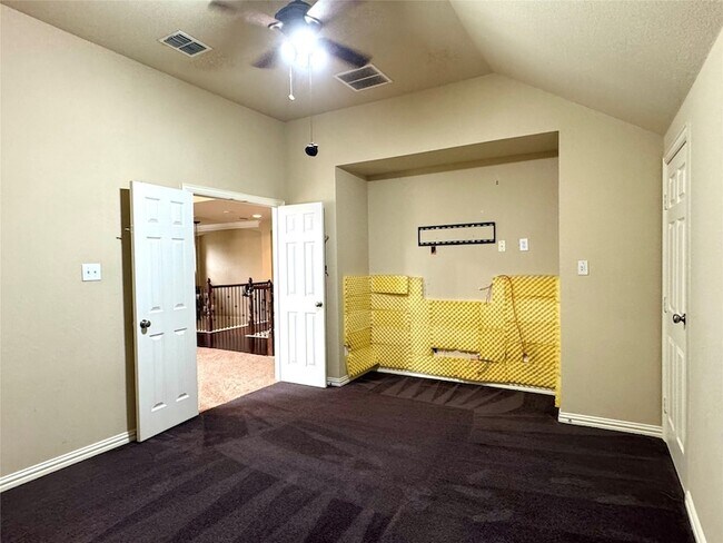 Building Photo - 3817 Edward Dr