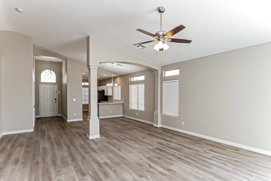 Building Photo - 1935 Tanner Valley Cir