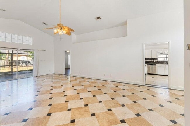 Building Photo - 27 Hidden Harbor Ln