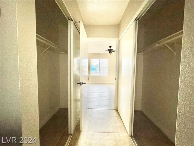 Building Photo - 4819 S Torrey Pines Dr