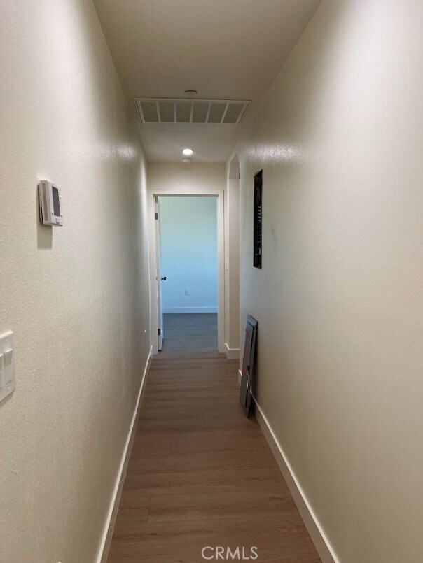 Building Photo - 411 E 99th St