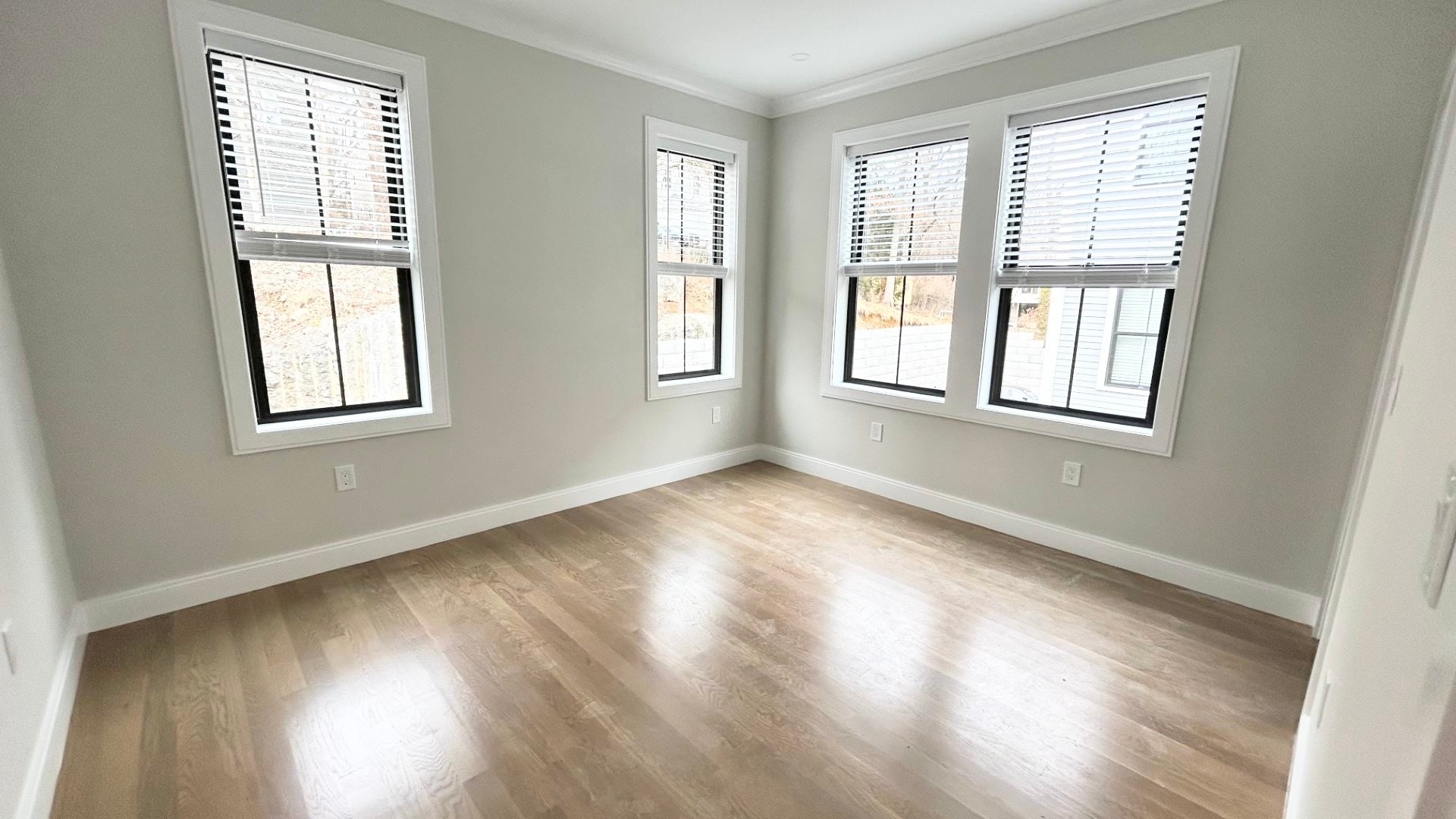 Building Photo - 283 Lamartine St
