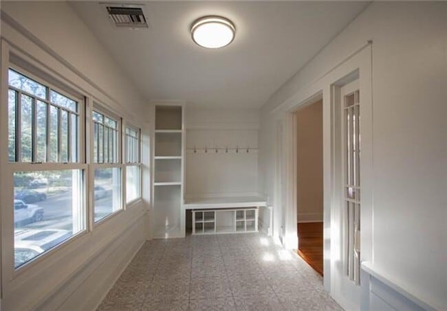 Building Photo - RENOVATED HOME IN THE HEART OF UPTOWN NEAR CAMPUS!