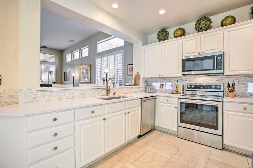 Building Photo - 7152 E Canyon Wren Cir