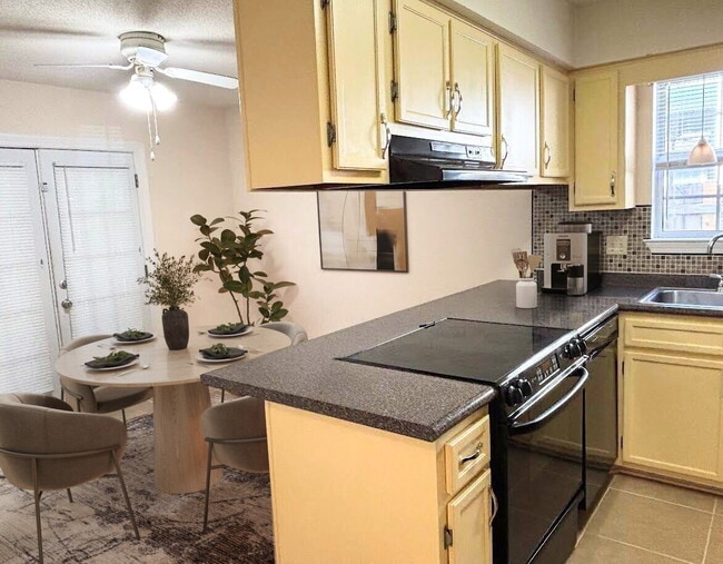 Building Photo - "Charming 3-Bed Oasis in Shalimar with 2 F...