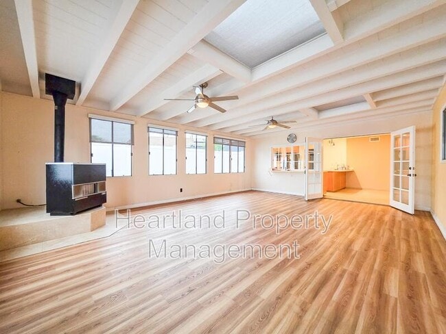 Building Photo - 7381 Laura Ct