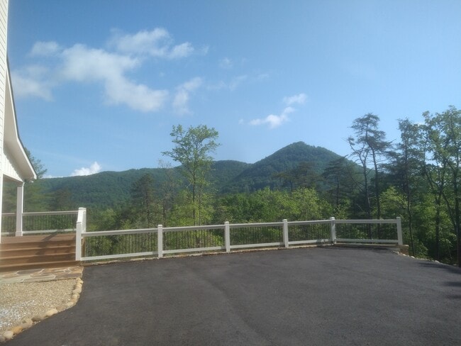 Building Photo - 63 Redwood Ln