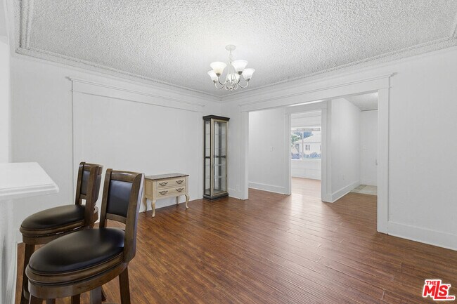 Building Photo - 6015 Brynhurst Ave