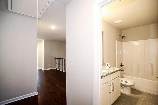 Building Photo - 2304 Shetley Creek Dr