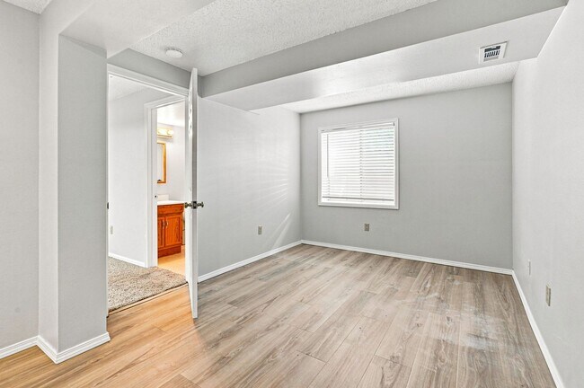 Building Photo - 3425 Talcott Terrace