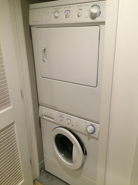 Building Photo - 1700 Bassett St