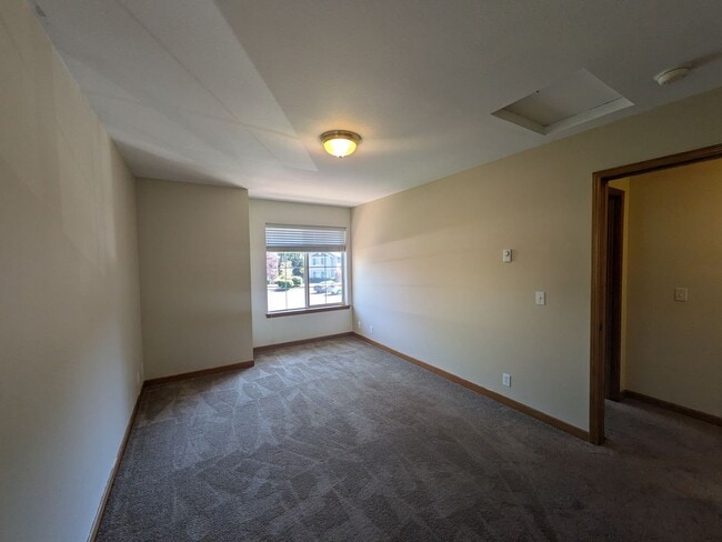Building Photo - 2 Bedroom Condo in Cordata Neighborhood near WCC