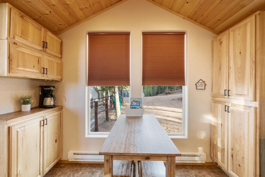 Building Photo - 213 S West St