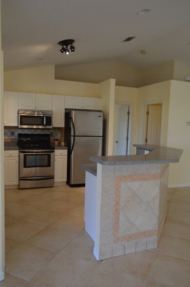 Building Photo - 3200 36th St SW