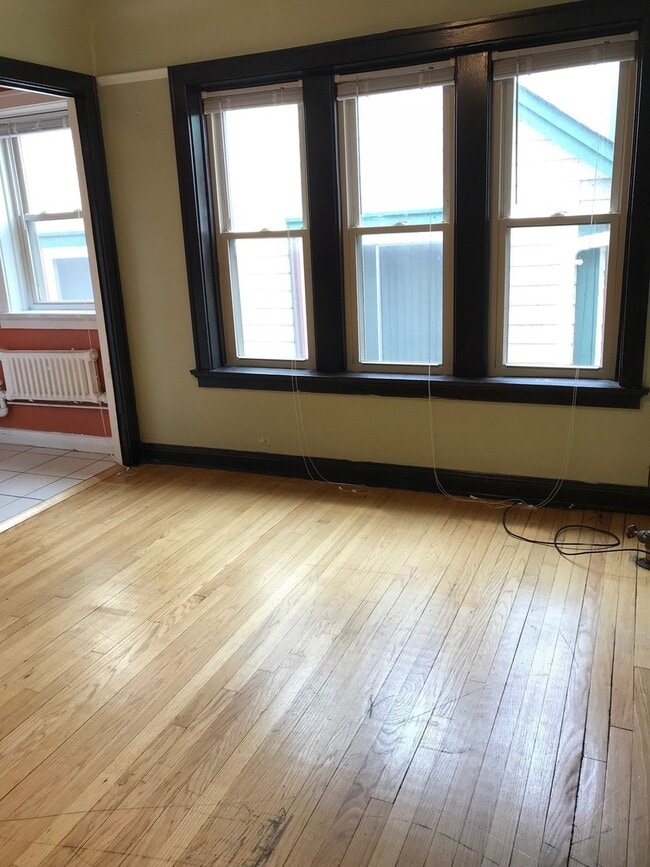 Building Photo - 1527 Marshall