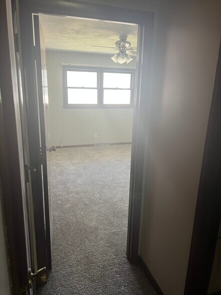 Building Photo - 1203 W Centre St