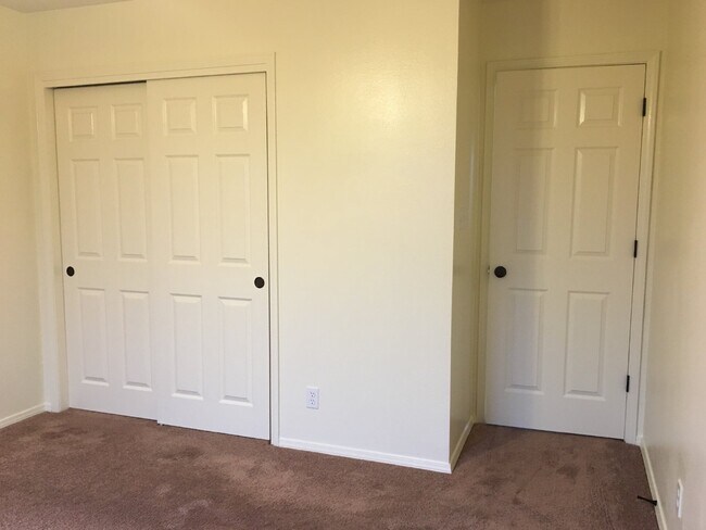 Building Photo - Enchanted Hills - 3BR w/AC