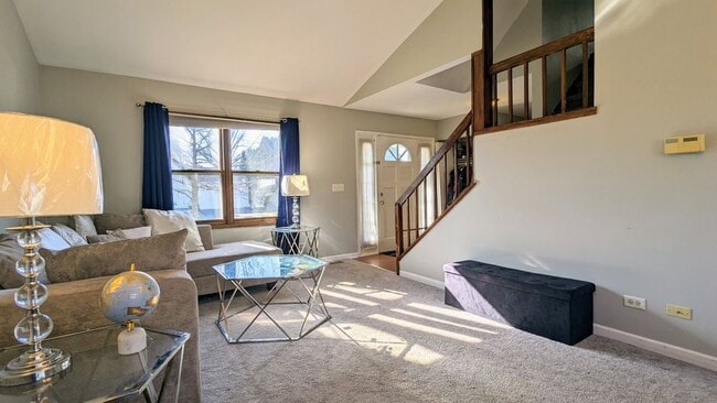 Building Photo - 1401 Knoll Dr