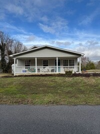 Building Photo - Greenback 37742 - 3 bedroom, 2 full bath home - Contact Tim Tipton (865) 806-7255
