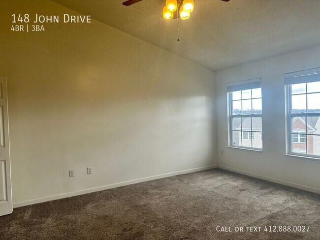 Building Photo - 4 bedroom 3 bath Canonsburg
