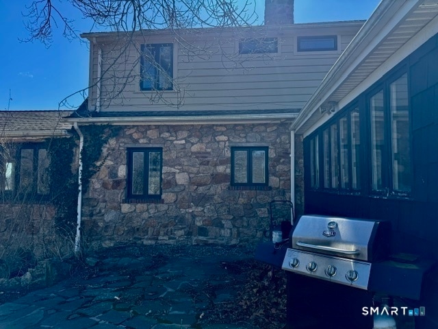 Building Photo - 2 Meadow Pl